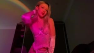 Blonde in sexy lingerie❤