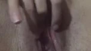 Abri toda minha bucetinha estava toda molhada